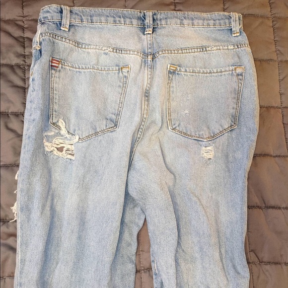 Urban Outfitters BDG Mom High Rise Light Wash Destroyed Denim Jeans - Picture 4 of 6